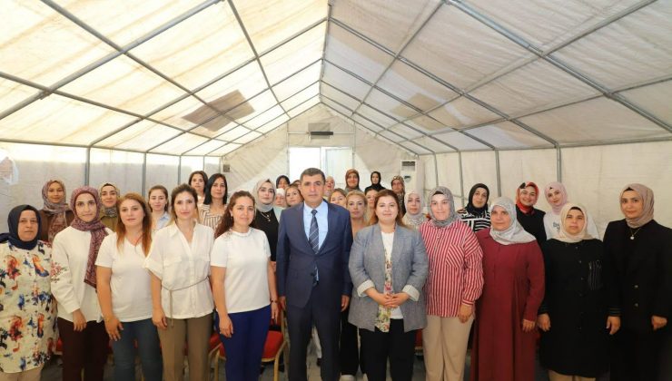 BAŞKAN ERDOĞAN AK KADINLARLA BİR ARAYA GELDİ