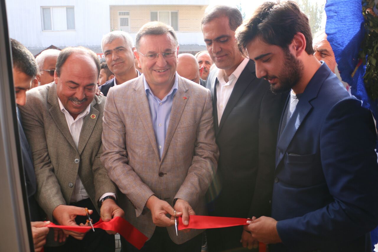 BAŞKAN SAVAŞ KUMLU MUHTARLAR DERNEĞİ’NİN AÇILIŞINI GERÇEKLEŞTİRDİ