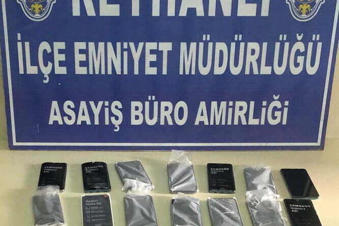 Reyhanlı’da 21 adet kaçak telefon ele geçirildi