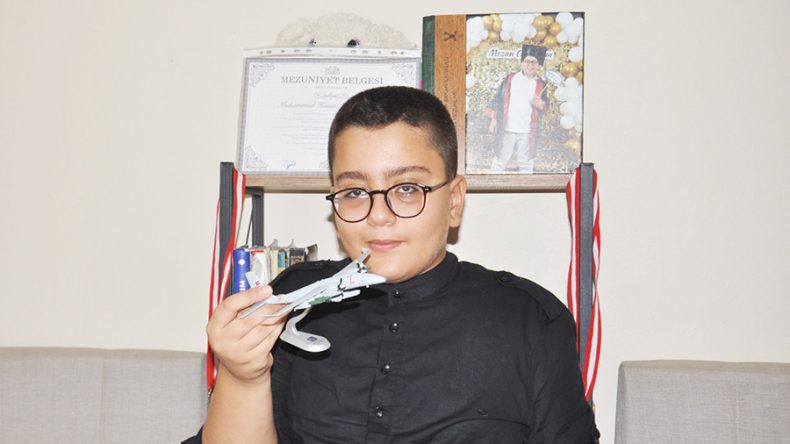 Yaşamaz dedikleri 9 yaşındaki Muhammed’in hayali savunma sanayinde görev almak