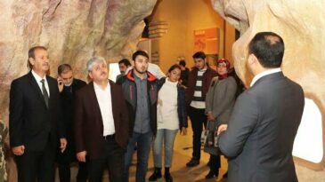 Vali Doğan Müzelerde İncelemelerde Bulundu