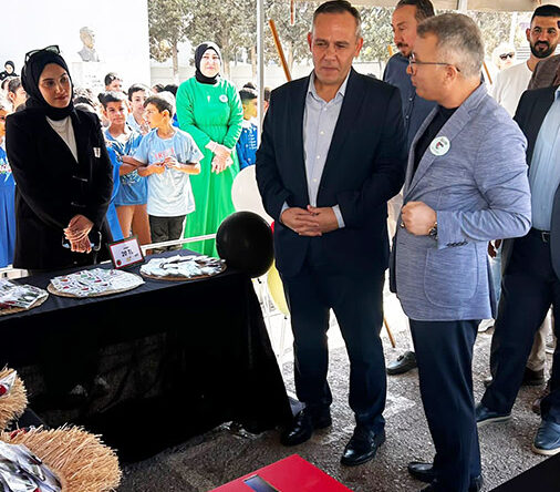 Öğrencilerinden Filistin’deki çocuklar için kermes