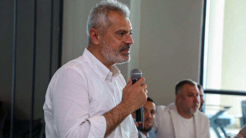 ÖNTÜRK: YEREL ESNAFIMIZIAYAĞA KALDIRMAMIZ LAZIM