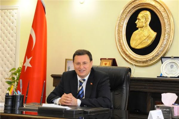 BAŞKAN SAVAŞ, HEMŞEHRİLERİNİN RAMAZAN BAYRAMI’NI KUTLADI