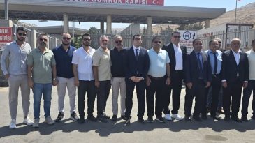 TÜRKİYE’DEN SURİYE’YE 14 YIL SONRA İLK TIR GEÇTİ