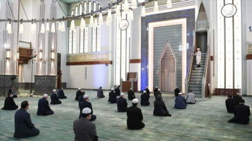DİYANET’TEN CUMA NAMAZI FETVASI