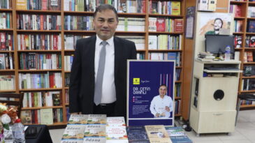 ‘Her Mevsim Baharı Yaşayan Şehir ADANA’ya yılın şehir kitabı ödülü