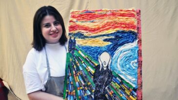 Topladığı atıkları sanat eserine dönüştürüyor