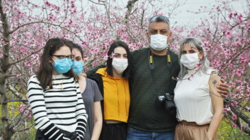 Amik Ovası’nda meyve bahçeleri  baharla birlikte rengârenk oldu