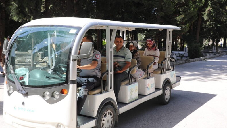 MEZARLIK İÇİNDE ULAŞIM GOLF ARAÇLARIYLA SAĞLANDI