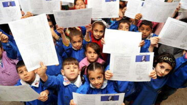 ÖĞRENCİLER CUMA GÜNÜ KARNE ALACAK