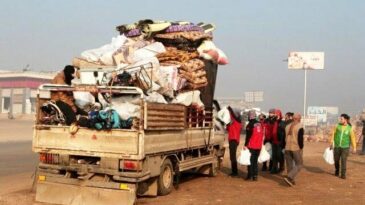 Göç yolundaki ailelere  acil yardım paketi
