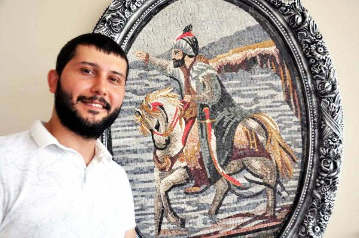 Hatay’daki mozaik sanatını dünyaya tanıtıyor