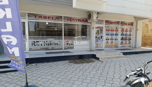 Hatay’da UV Baskı ve Kutu Harf Tabela Üretiminde Teknolojik Dönüşüm