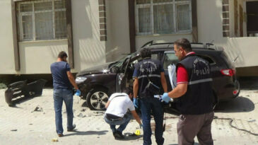 Hatay’da aracı patlatılan muhalif komutan hayatını kaybetti