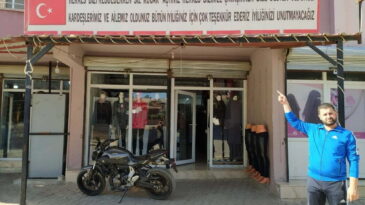 Suriye’li Muhammed’den  “Türkiye’ye teşekkür” tabelası