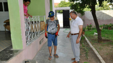 BÖYLE MUHTAR DOSTLAR BAŞINA