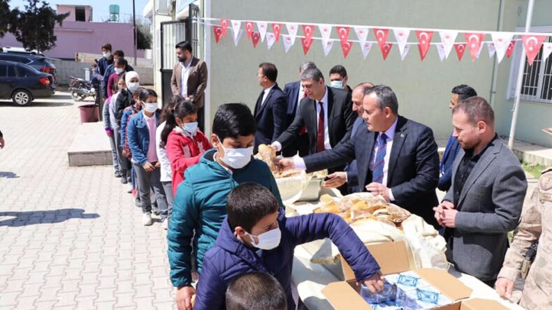 REYHANLI’DA BALIK EKMEK ETKİNLİĞİ DÜZENLENDİ