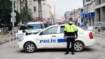 Reyhanlı’da bazı cadde ve sokaklar araç trafiğine kapatıldı