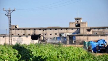 Reyhanlı’daki mühimmat deposunda soğutma çalışmaları sürüyor