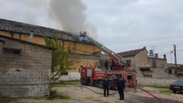 Reyhanlı’nın sembol sinemasında yangın