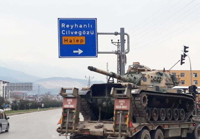 Sınıra Askeri Sevkiyat Sürüyor