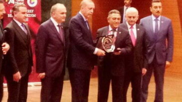 Reyhanlı Ticaret Borsası(TB) Başkanı  Bülent Karaca’ya hizmet şeref belgesi verildi