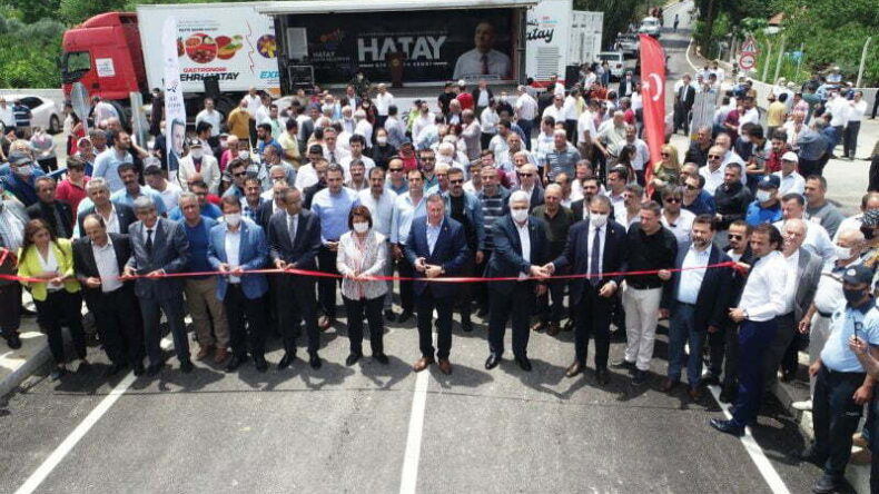 BÜYÜKÇAT İLE AKNEHİR’İ BİRBİRİNE BAĞLAYAN KÖPRÜ HİZMETE AÇILDI