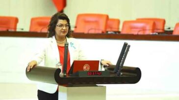 SUZAN ŞAHİN: 6 AYDIR KONTAK KAPATAN SERVİS ŞOFÖRLERİ İFLASIN EŞİĞİNDE !