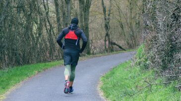 DÜZENLİ YÜRÜYÜŞÜN FİZİKSEL VE RUHSAL DESTEĞİ