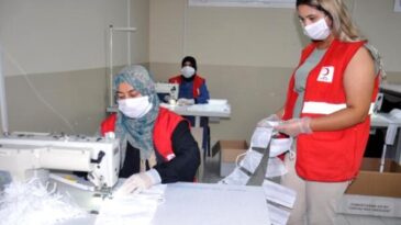 Türk Kızılay Toplum Merkezleri’nde maske üretimi 1 milyonu aştı