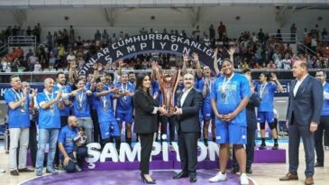 Vali Ata’dan Kutlama Mesajı