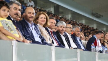 VALİ DOĞAN, HATAYSPOR’U YALNIZ BIRAKMADI