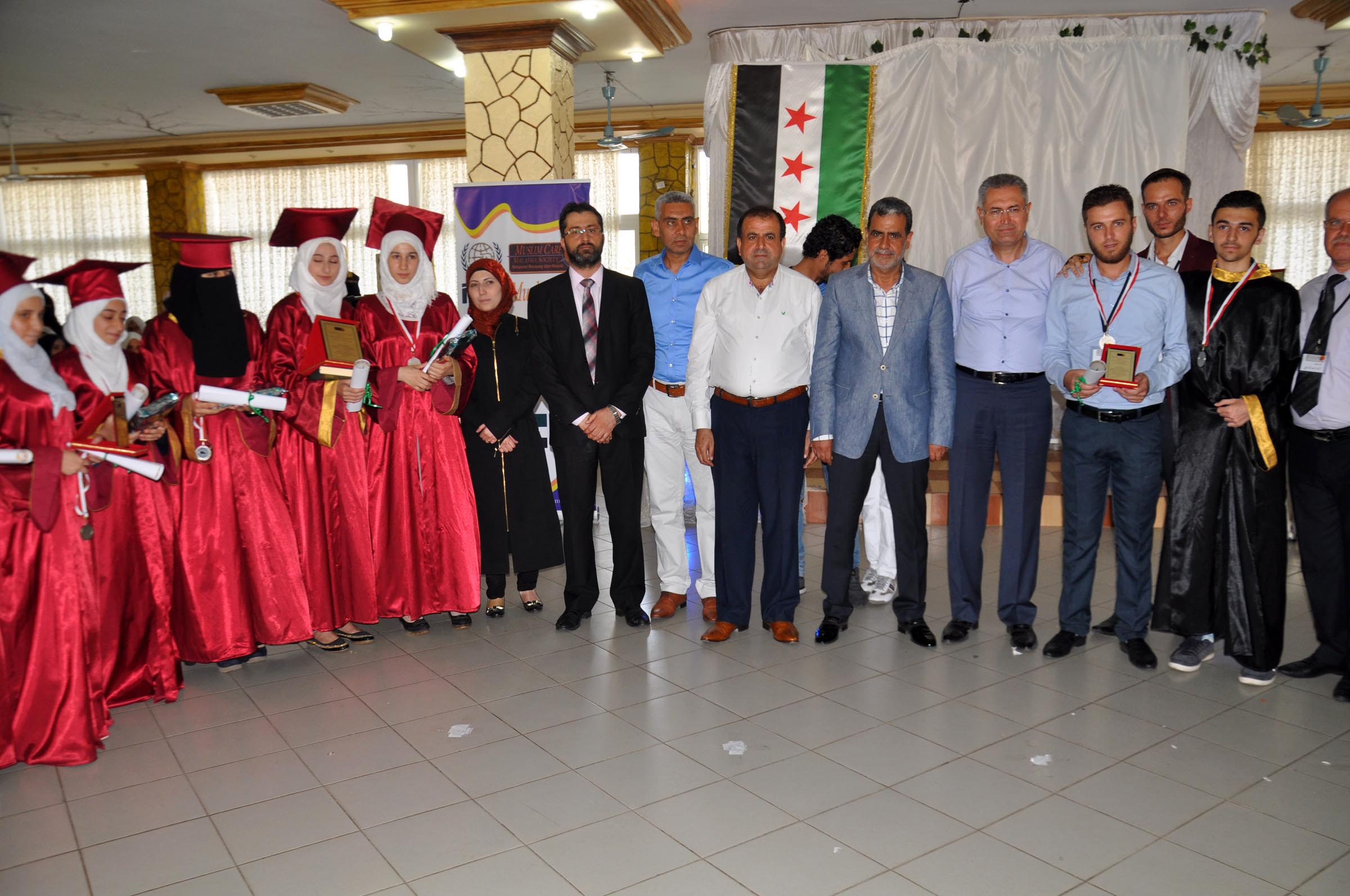 Suriyeli Öğrencilere Mezuniyet Töreni Düzenlendi